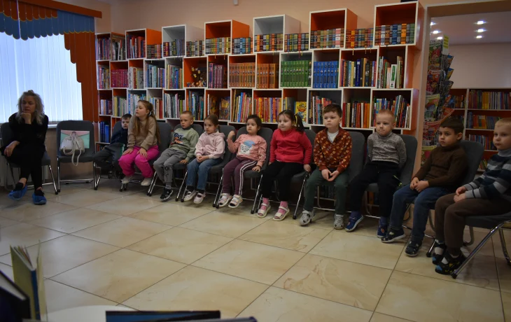 Познавательный час "Звёздные истории: первопроходцы космоса"