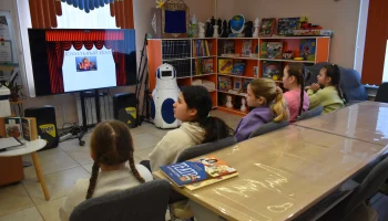 "Театра мир, откроет нам свои кулисы." Библиотечный кукольный театр.