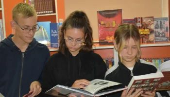 В День освобождения Орла от немецко-фашистских захватчиков беседа у выставки