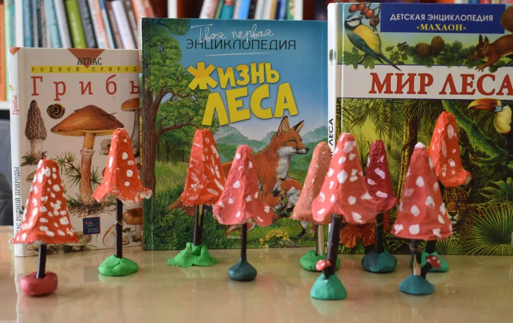 Грибы в лукошке